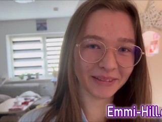 18-jähriges TEEN EXTREM SQUIRT!! Extrem dünn mit kleinen Titten und riesigen Schamlippen!